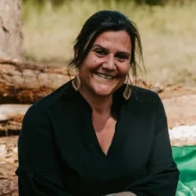 Loes Verhoeven, Apoiar